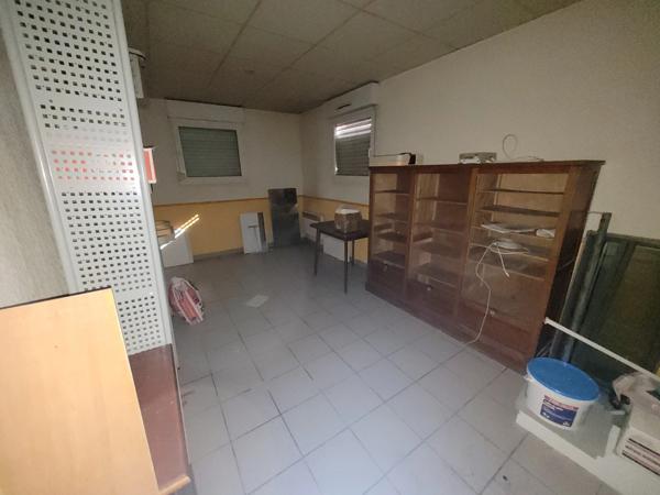 Dpt Gard (30), ALES à vendre idéal investisseur, local professionnel 434m² environ;