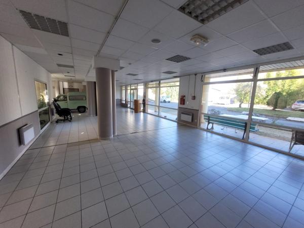 Dpt Gard (30), ALES à vendre idéal investisseur, local professionnel 434m² environ;