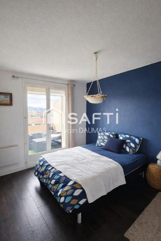 Dernier étage, plein soleil et emplacement idéal : une vraie opportunité !