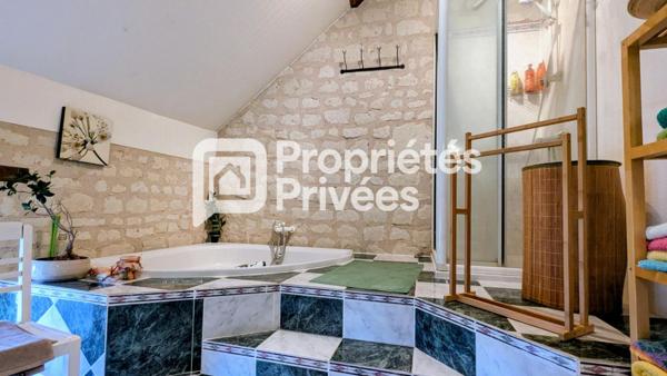 A Vendre. Longère. CHINON .433000