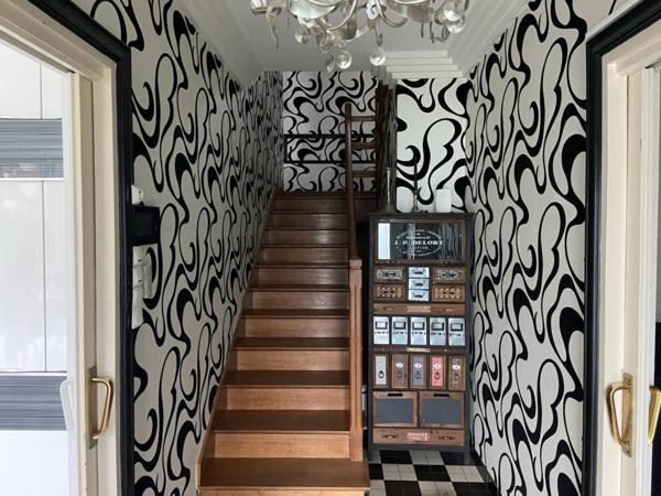 LUCON COEUR DE VILLE AGREABLE MAISON ART DECO 5 CHAMBRES AVEC PISCINE ET ANNEXES SUR 1296M² CLOS