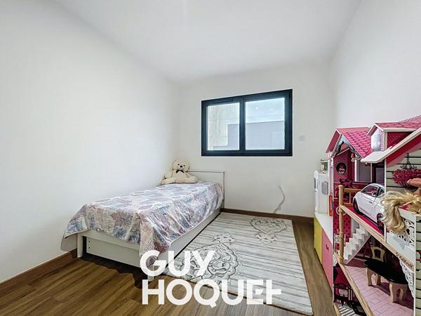 Villa contemporaine de plain-pied 2024 - Prestations haut de gamme & piscine chauffée - 71000 MÂCON