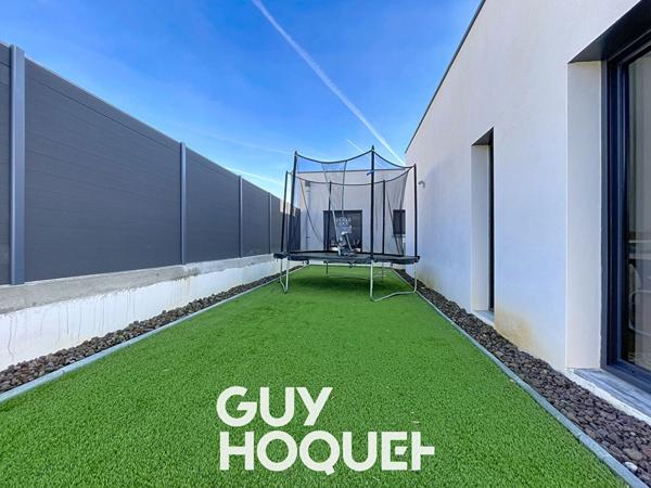 Villa contemporaine de plain-pied 2024 - Prestations haut de gamme & piscine chauffée - 71000 MÂCON