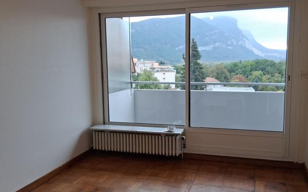Appartement à louer    5 pièces • 118 m2 Annemasse