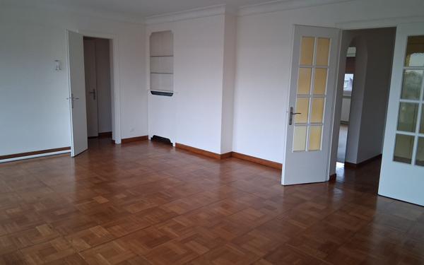 Appartement à louer    5 pièces • 118 m2 Annemasse