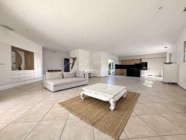 Maison à vendre 7 pièces de 230 m²