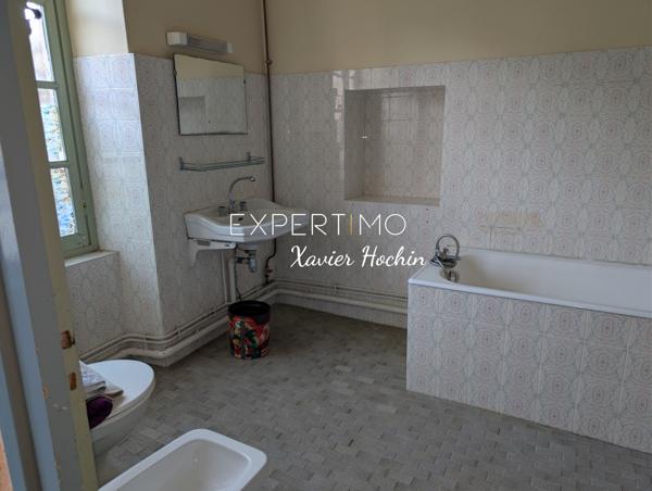 Châteauneuf-les-Bains (63390) Rare !!! Ancien Hôtel-Restaurant de 960m² - Bord de Sioule