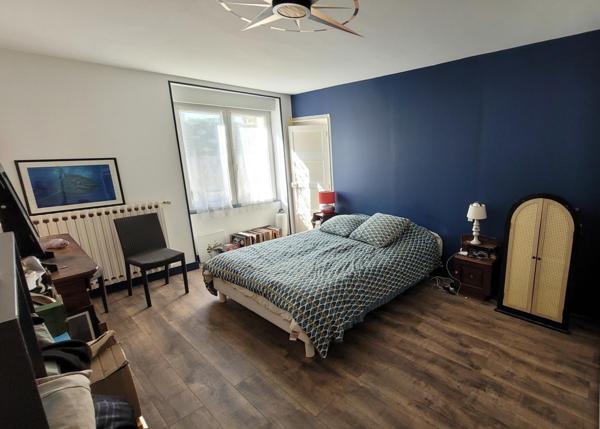 Maison de ville plein pied 131m2, 3 chambres ,grand garage, jardin