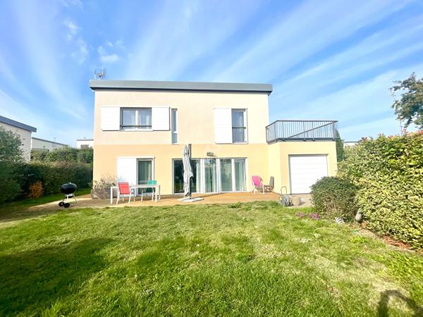 Maison de 6 pièce(s) 132 m2 589 000 € **  - Référence  7781