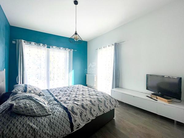 Maison de 6 pièce(s) 132 m2 589 000 € **  - Référence  7781