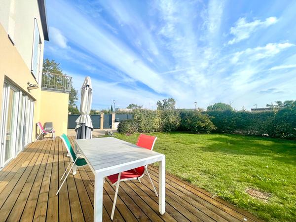Maison de 6 pièce(s) 132 m2 589 000 € **  - Référence  7781