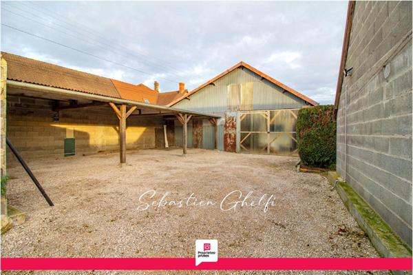 belle maison de plain-pied avec hangar et grand terrain