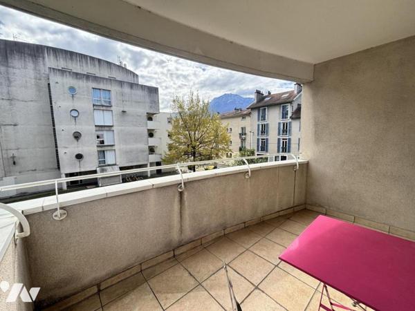 Petit collectif, agréable 3P avec terrasse