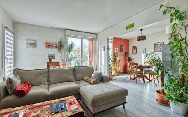 Appartement à vendre    3 pièces • 76,56 m2 Pessac