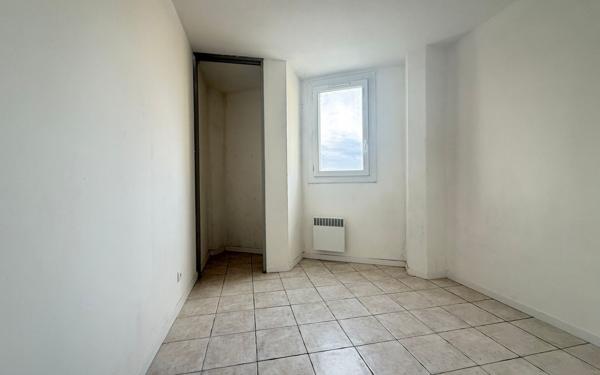 Appartement à vendre    5 pièces •  Miramas