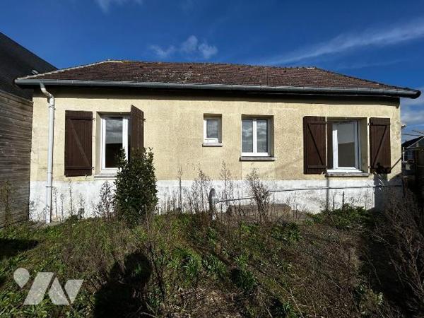 Gouville sur mer, plein centre.
Maison de plain-pied comprenant une grande cuisine aménagée et...