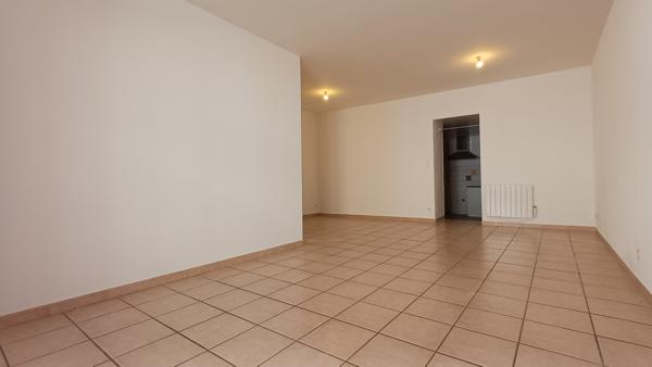 Montredon-des-Corbières (11100) À Montredon-Des-Corbières, maison de village en location