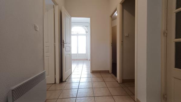 Montredon-des-Corbières (11100) À Montredon-Des-Corbières, maison de village en location