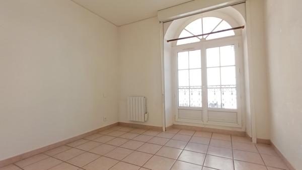 Montredon-des-Corbières (11100) À Montredon-Des-Corbières, maison de village en location