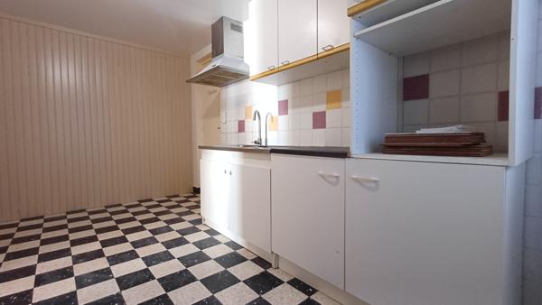 Montredon-des-Corbières (11100) À Montredon-Des-Corbières, maison de village en location