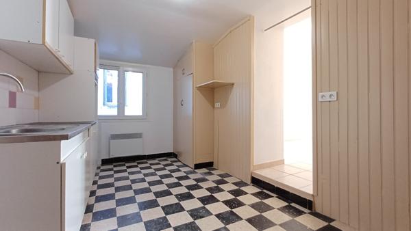 Montredon-des-Corbières (11100) À Montredon-Des-Corbières, maison de village en location