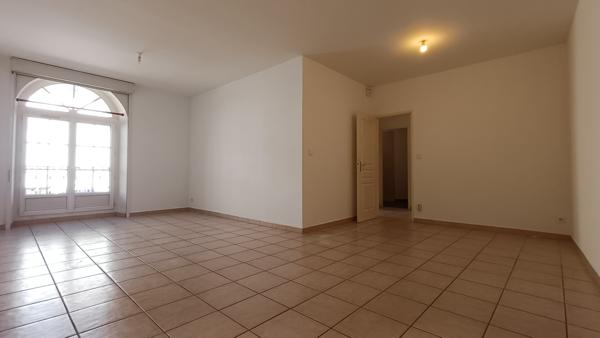 Montredon-des-Corbières (11100) À Montredon-Des-Corbières, maison de village en location