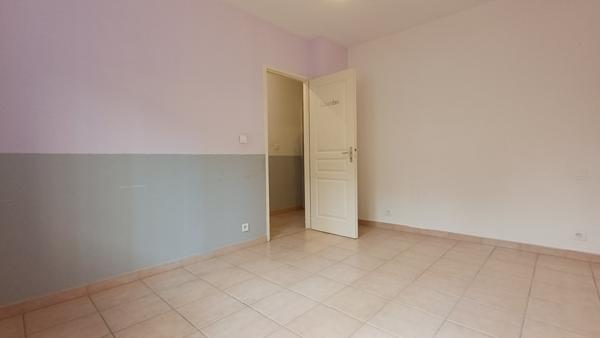 Montredon-des-Corbières (11100) À Montredon-Des-Corbières, maison de village en location