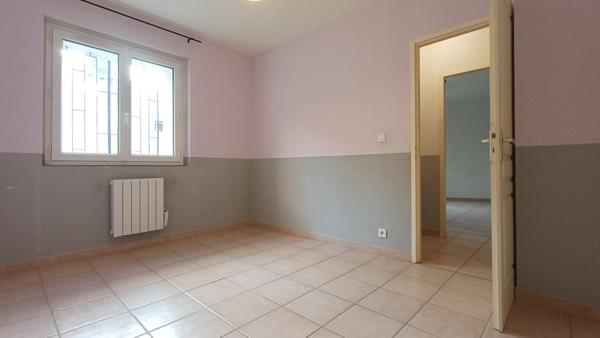 Montredon-des-Corbières (11100) À Montredon-Des-Corbières, maison de village en location