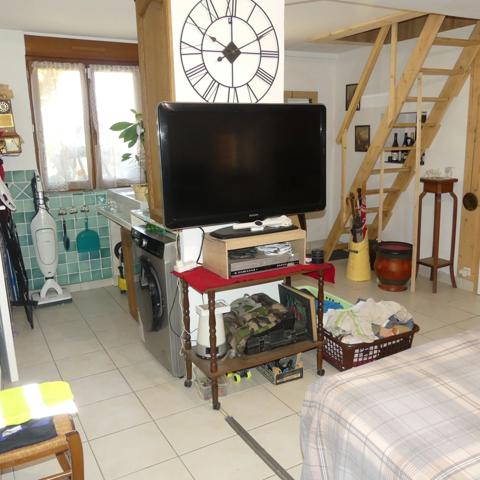 Proche Precy sous Thil, maison 127m2, 4 chambres, avec cours.