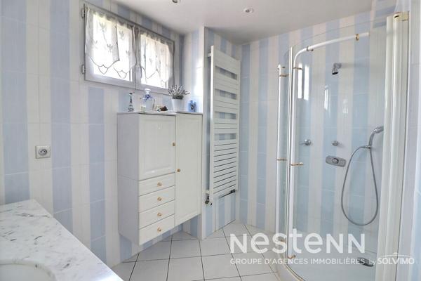 Saint-Priest Village, Appartement 5 Pièces, 124m2, dernier étage, double balcon, stationnement, cave.