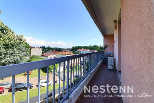 Saint-Priest Village, Appartement 5 Pièces, 124m2, dernier étage, double balcon, stationnement, cave.