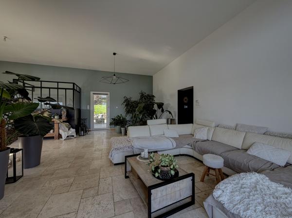 La Croix-Blanche (47340) Entre AGEN et VILLENEUVE SUR LOT, maison moderne avec piscine et grand terrain