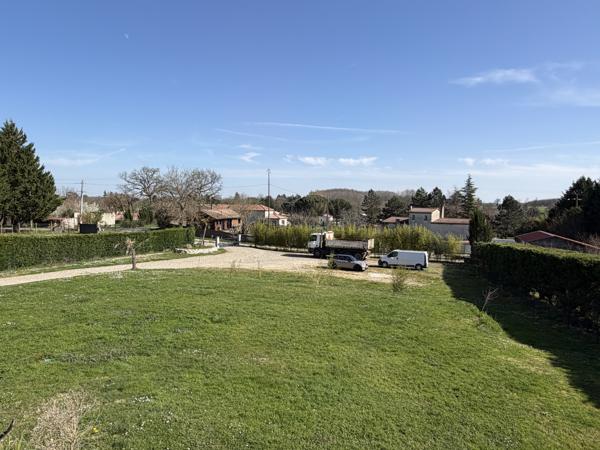 La Croix-Blanche (47340) Entre AGEN et VILLENEUVE SUR LOT, maison moderne avec piscine et grand terrain