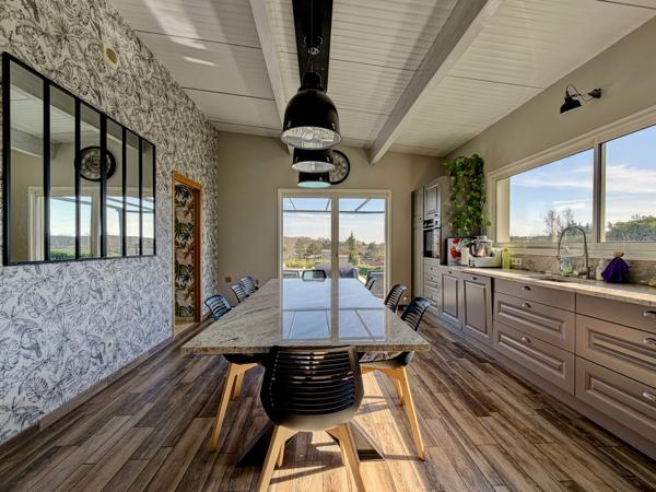 La Croix-Blanche (47340) Entre AGEN et VILLENEUVE SUR LOT, maison moderne avec piscine et grand terrain