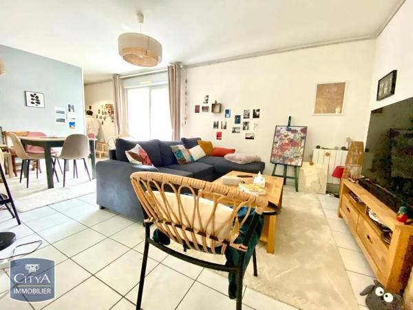 Appartement à louer 2 pièces 48.06m² Joué-lès-Tours (37300)