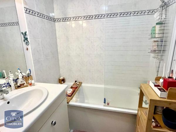 Appartement à louer 2 pièces 48.06m² Joué-lès-Tours (37300)