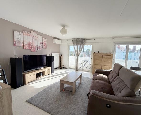 Hyeres Gare - T3 de 73,72m2 Dernier étage - Parking