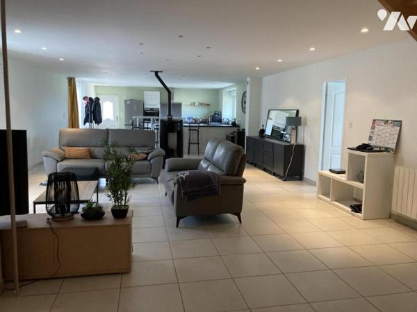 A VENDRE CAMORS Bourg- immeuble mixte à usage commercial et d'habitation - pour investisseurs