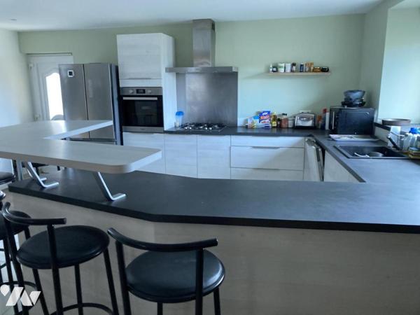 A VENDRE CAMORS Bourg- immeuble mixte à usage commercial et d'habitation - pour investisseurs