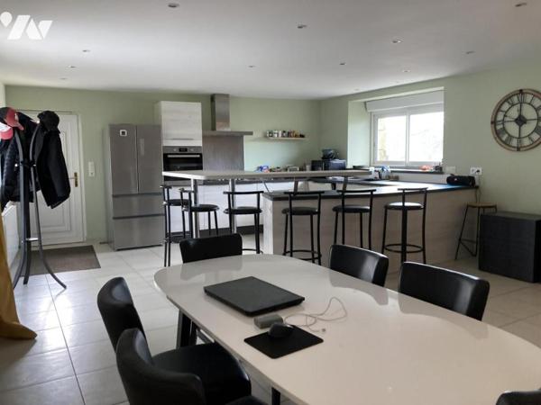 A VENDRE CAMORS Bourg- immeuble mixte à usage commercial et d'habitation - pour investisseurs