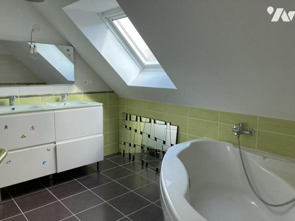 A VENDRE CAMORS Bourg- immeuble mixte à usage commercial et d'habitation - pour investisseurs