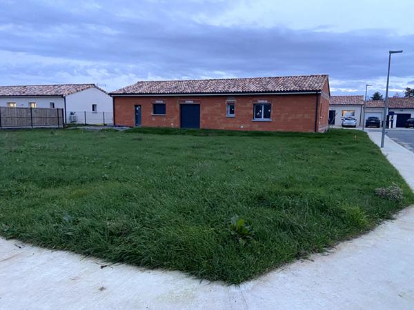 Terrain à bâtir a vendre - Montech (82700)