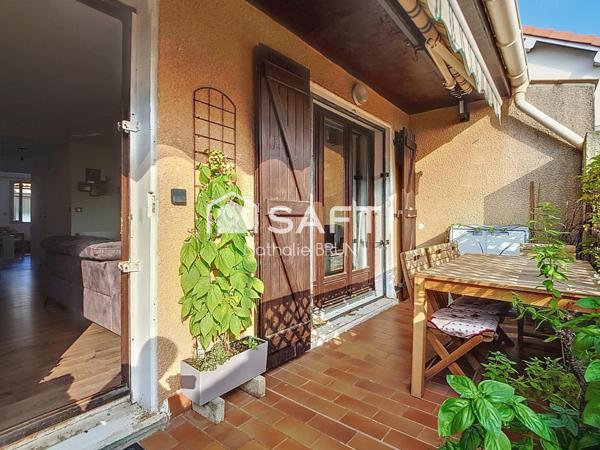 Appartement T3 de 67 m² rénové, terrasse, stationnement