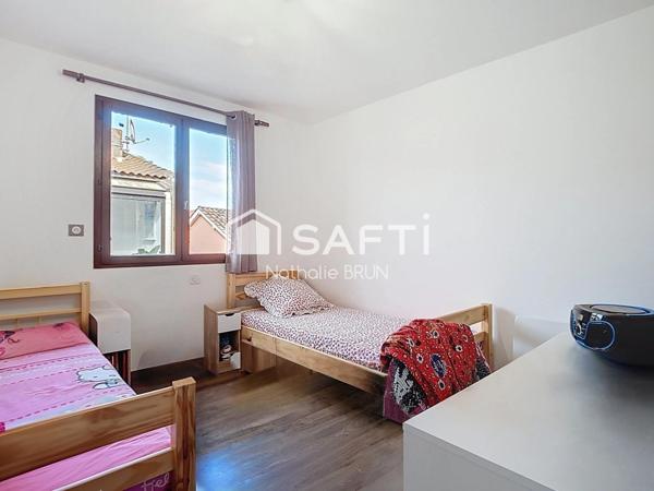 Appartement T3 de 67 m² rénové, terrasse, stationnement