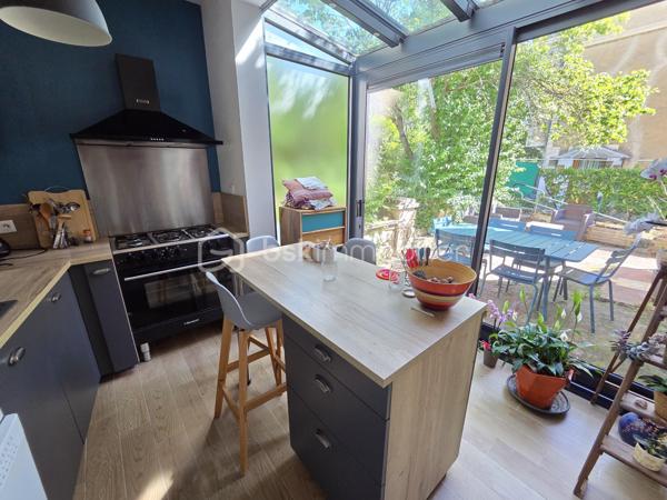 Magnifique Maison de ville quartier Montapins de 133m² à Nevers.

Situé dans le quartier calme et très prisé des Montapins de Nevers, à deux pas des écoles, commerces et commodités, nous vous présentons cette magnifique Maison de Ville d'une superficie habitable d'environ 133m² sur 3 niveaux, composée d'une entrée, d'un cellier, d'un garage et d'une cave en rez-de-chaussée, palier, salon séjour, cuisine aménagée et wc indépendant au premier étage, palier, salle d'eau avec wc intégré, 3 chambres au second étage et chambre avec dressing au troisième niveau, terrasse et dépendance de jardin, le tout sur un beau jardin d'environ 260m², arboré et entièrement clos.
Cette maison dispose d'une entrée de plain pied, dont le dégagement distribue un espace cellier pour les machines et la chaudière au gaz, un garage de 21m², ainsi qu'un espace de cave de 11m².
Face à l'entrée, un escalier mène au palier du premier niveau, qui propose une porte fenêtre qui donne sur le jardin, ce palier dessert un wc indépendant, une grande pièce de vie d'environ 40m², composée d'un espace séjour de 15m² ouvert sur un grand salon d'environ 25m². Le salon communique avec la cuisine aménagée de 11m², qui propose un espace ouvert par des baies vitrées qui donne sur la terrasse et le jardin.
Le second niveau propose un palier dont le dégagement dessert une salle d'eau avec wc intégré, ainsi que trois chambres de 10,5, 11 et 13m².
Le troisième étage propose un palier qui dessert une grande chambre de 23m², qui propose un espace dressing de 5m².
Tous les sols de cette maison sont carrelage ( entrée, palier, salon, cuisine), en tomette (séjour, palier du second et salle d'eau) , en parquet chêne authentique (wc, chambre et dressing du troisième), et en linoléum (chambres au second). Elle comporte une isolation double vitrage PVC sur toutes les pièces à vivre, des volets bois standards, elle propose un chauffage de type gaz de ville avec une chaudière entretenue. Elle dispose de combles bien isolés et une toiture en tuiles ardoisés en bon état.
Côté terrain, cette maison propose une parcelle de près de 260m² clôturée, arborée et entretenue, elle dispose une terrasse.
Pour l’assainissement, cette maison est reliée au tout-à-l’égout.

Les plus: La qualité générale du bien et son potentiel, son quartier et sa proximité avec toutes les commodités, ses grands volumes de pièces, sa surface habitable, ses 4 chambres,.

Photos supplémentaires disponibles sur BSK IMMOBILIER > Nos conseillers > Olivier FRESLON
Pour tout renseignement complémentaire ou pour une visite, contactez moi au 07.62.78.13.13.

Cette maison est une belle opportunité à saisir, idéale pour une grande famille, elle n'attend que vous!!