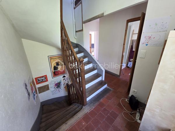 Magnifique Maison de ville quartier Montapins de 133m² à Nevers.

Situé dans le quartier calme et très prisé des Montapins de Nevers, à deux pas des écoles, commerces et commodités, nous vous présentons cette magnifique Maison de Ville d'une superficie habitable d'environ 133m² sur 3 niveaux, composée d'une entrée, d'un cellier, d'un garage et d'une cave en rez-de-chaussée, palier, salon séjour, cuisine aménagée et wc indépendant au premier étage, palier, salle d'eau avec wc intégré, 3 chambres au second étage et chambre avec dressing au troisième niveau, terrasse et dépendance de jardin, le tout sur un beau jardin d'environ 260m², arboré et entièrement clos.
Cette maison dispose d'une entrée de plain pied, dont le dégagement distribue un espace cellier pour les machines et la chaudière au gaz, un garage de 21m², ainsi qu'un espace de cave de 11m².
Face à l'entrée, un escalier mène au palier du premier niveau, qui propose une porte fenêtre qui donne sur le jardin, ce palier dessert un wc indépendant, une grande pièce de vie d'environ 40m², composée d'un espace séjour de 15m² ouvert sur un grand salon d'environ 25m². Le salon communique avec la cuisine aménagée de 11m², qui propose un espace ouvert par des baies vitrées qui donne sur la terrasse et le jardin.
Le second niveau propose un palier dont le dégagement dessert une salle d'eau avec wc intégré, ainsi que trois chambres de 10,5, 11 et 13m².
Le troisième étage propose un palier qui dessert une grande chambre de 23m², qui propose un espace dressing de 5m².
Tous les sols de cette maison sont carrelage ( entrée, palier, salon, cuisine), en tomette (séjour, palier du second et salle d'eau) , en parquet chêne authentique (wc, chambre et dressing du troisième), et en linoléum (chambres au second). Elle comporte une isolation double vitrage PVC sur toutes les pièces à vivre, des volets bois standards, elle propose un chauffage de type gaz de ville avec une chaudière entretenue. Elle dispose de combles bien isolés et une toiture en tuiles ardoisés en bon état.
Côté terrain, cette maison propose une parcelle de près de 260m² clôturée, arborée et entretenue, elle dispose une terrasse.
Pour l’assainissement, cette maison est reliée au tout-à-l’égout.

Les plus: La qualité générale du bien et son potentiel, son quartier et sa proximité avec toutes les commodités, ses grands volumes de pièces, sa surface habitable, ses 4 chambres,.

Photos supplémentaires disponibles sur BSK IMMOBILIER > Nos conseillers > Olivier FRESLON
Pour tout renseignement complémentaire ou pour une visite, contactez moi au 07.62.78.13.13.

Cette maison est une belle opportunité à saisir, idéale pour une grande famille, elle n'attend que vous!!