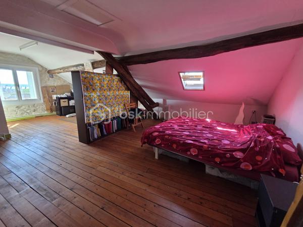 Magnifique Maison de ville quartier Montapins de 133m² à Nevers.

Situé dans le quartier calme et très prisé des Montapins de Nevers, à deux pas des écoles, commerces et commodités, nous vous présentons cette magnifique Maison de Ville d'une superficie habitable d'environ 133m² sur 3 niveaux, composée d'une entrée, d'un cellier, d'un garage et d'une cave en rez-de-chaussée, palier, salon séjour, cuisine aménagée et wc indépendant au premier étage, palier, salle d'eau avec wc intégré, 3 chambres au second étage et chambre avec dressing au troisième niveau, terrasse et dépendance de jardin, le tout sur un beau jardin d'environ 260m², arboré et entièrement clos.
Cette maison dispose d'une entrée de plain pied, dont le dégagement distribue un espace cellier pour les machines et la chaudière au gaz, un garage de 21m², ainsi qu'un espace de cave de 11m².
Face à l'entrée, un escalier mène au palier du premier niveau, qui propose une porte fenêtre qui donne sur le jardin, ce palier dessert un wc indépendant, une grande pièce de vie d'environ 40m², composée d'un espace séjour de 15m² ouvert sur un grand salon d'environ 25m². Le salon communique avec la cuisine aménagée de 11m², qui propose un espace ouvert par des baies vitrées qui donne sur la terrasse et le jardin.
Le second niveau propose un palier dont le dégagement dessert une salle d'eau avec wc intégré, ainsi que trois chambres de 10,5, 11 et 13m².
Le troisième étage propose un palier qui dessert une grande chambre de 23m², qui propose un espace dressing de 5m².
Tous les sols de cette maison sont carrelage ( entrée, palier, salon, cuisine), en tomette (séjour, palier du second et salle d'eau) , en parquet chêne authentique (wc, chambre et dressing du troisième), et en linoléum (chambres au second). Elle comporte une isolation double vitrage PVC sur toutes les pièces à vivre, des volets bois standards, elle propose un chauffage de type gaz de ville avec une chaudière entretenue. Elle dispose de combles bien isolés et une toiture en tuiles ardoisés en bon état.
Côté terrain, cette maison propose une parcelle de près de 260m² clôturée, arborée et entretenue, elle dispose une terrasse.
Pour l’assainissement, cette maison est reliée au tout-à-l’égout.

Les plus: La qualité générale du bien et son potentiel, son quartier et sa proximité avec toutes les commodités, ses grands volumes de pièces, sa surface habitable, ses 4 chambres,.

Photos supplémentaires disponibles sur BSK IMMOBILIER > Nos conseillers > Olivier FRESLON
Pour tout renseignement complémentaire ou pour une visite, contactez moi au 07.62.78.13.13.

Cette maison est une belle opportunité à saisir, idéale pour une grande famille, elle n'attend que vous!!