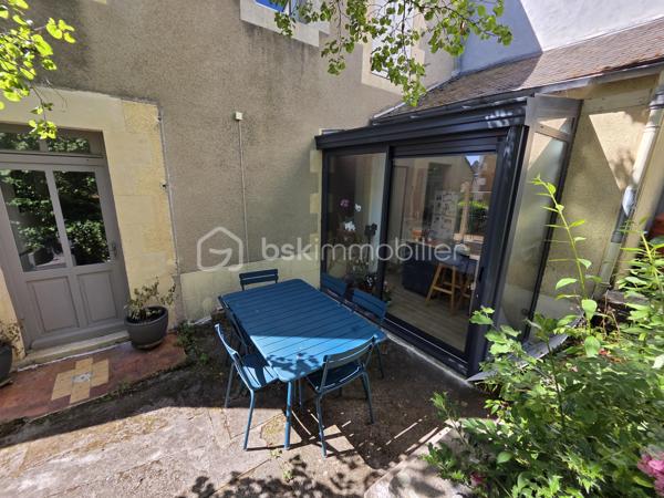 Magnifique Maison de ville quartier Montapins de 133m² à Nevers.

Situé dans le quartier calme et très prisé des Montapins de Nevers, à deux pas des écoles, commerces et commodités, nous vous présentons cette magnifique Maison de Ville d'une superficie habitable d'environ 133m² sur 3 niveaux, composée d'une entrée, d'un cellier, d'un garage et d'une cave en rez-de-chaussée, palier, salon séjour, cuisine aménagée et wc indépendant au premier étage, palier, salle d'eau avec wc intégré, 3 chambres au second étage et chambre avec dressing au troisième niveau, terrasse et dépendance de jardin, le tout sur un beau jardin d'environ 260m², arboré et entièrement clos.
Cette maison dispose d'une entrée de plain pied, dont le dégagement distribue un espace cellier pour les machines et la chaudière au gaz, un garage de 21m², ainsi qu'un espace de cave de 11m².
Face à l'entrée, un escalier mène au palier du premier niveau, qui propose une porte fenêtre qui donne sur le jardin, ce palier dessert un wc indépendant, une grande pièce de vie d'environ 40m², composée d'un espace séjour de 15m² ouvert sur un grand salon d'environ 25m². Le salon communique avec la cuisine aménagée de 11m², qui propose un espace ouvert par des baies vitrées qui donne sur la terrasse et le jardin.
Le second niveau propose un palier dont le dégagement dessert une salle d'eau avec wc intégré, ainsi que trois chambres de 10,5, 11 et 13m².
Le troisième étage propose un palier qui dessert une grande chambre de 23m², qui propose un espace dressing de 5m².
Tous les sols de cette maison sont carrelage ( entrée, palier, salon, cuisine), en tomette (séjour, palier du second et salle d'eau) , en parquet chêne authentique (wc, chambre et dressing du troisième), et en linoléum (chambres au second). Elle comporte une isolation double vitrage PVC sur toutes les pièces à vivre, des volets bois standards, elle propose un chauffage de type gaz de ville avec une chaudière entretenue. Elle dispose de combles bien isolés et une toiture en tuiles ardoisés en bon état.
Côté terrain, cette maison propose une parcelle de près de 260m² clôturée, arborée et entretenue, elle dispose une terrasse.
Pour l’assainissement, cette maison est reliée au tout-à-l’égout.

Les plus: La qualité générale du bien et son potentiel, son quartier et sa proximité avec toutes les commodités, ses grands volumes de pièces, sa surface habitable, ses 4 chambres,.

Photos supplémentaires disponibles sur BSK IMMOBILIER > Nos conseillers > Olivier FRESLON
Pour tout renseignement complémentaire ou pour une visite, contactez moi au 07.62.78.13.13.

Cette maison est une belle opportunité à saisir, idéale pour une grande famille, elle n'attend que vous!!