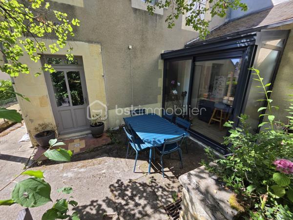 Magnifique Maison de ville quartier Montapins de 133m² à Nevers.

Situé dans le quartier calme et très prisé des Montapins de Nevers, à deux pas des écoles, commerces et commodités, nous vous présentons cette magnifique Maison de Ville d'une superficie habitable d'environ 133m² sur 3 niveaux, composée d'une entrée, d'un cellier, d'un garage et d'une cave en rez-de-chaussée, palier, salon séjour, cuisine aménagée et wc indépendant au premier étage, palier, salle d'eau avec wc intégré, 3 chambres au second étage et chambre avec dressing au troisième niveau, terrasse et dépendance de jardin, le tout sur un beau jardin d'environ 260m², arboré et entièrement clos.
Cette maison dispose d'une entrée de plain pied, dont le dégagement distribue un espace cellier pour les machines et la chaudière au gaz, un garage de 21m², ainsi qu'un espace de cave de 11m².
Face à l'entrée, un escalier mène au palier du premier niveau, qui propose une porte fenêtre qui donne sur le jardin, ce palier dessert un wc indépendant, une grande pièce de vie d'environ 40m², composée d'un espace séjour de 15m² ouvert sur un grand salon d'environ 25m². Le salon communique avec la cuisine aménagée de 11m², qui propose un espace ouvert par des baies vitrées qui donne sur la terrasse et le jardin.
Le second niveau propose un palier dont le dégagement dessert une salle d'eau avec wc intégré, ainsi que trois chambres de 10,5, 11 et 13m².
Le troisième étage propose un palier qui dessert une grande chambre de 23m², qui propose un espace dressing de 5m².
Tous les sols de cette maison sont carrelage ( entrée, palier, salon, cuisine), en tomette (séjour, palier du second et salle d'eau) , en parquet chêne authentique (wc, chambre et dressing du troisième), et en linoléum (chambres au second). Elle comporte une isolation double vitrage PVC sur toutes les pièces à vivre, des volets bois standards, elle propose un chauffage de type gaz de ville avec une chaudière entretenue. Elle dispose de combles bien isolés et une toiture en tuiles ardoisés en bon état.
Côté terrain, cette maison propose une parcelle de près de 260m² clôturée, arborée et entretenue, elle dispose une terrasse.
Pour l’assainissement, cette maison est reliée au tout-à-l’égout.

Les plus: La qualité générale du bien et son potentiel, son quartier et sa proximité avec toutes les commodités, ses grands volumes de pièces, sa surface habitable, ses 4 chambres,.

Photos supplémentaires disponibles sur BSK IMMOBILIER > Nos conseillers > Olivier FRESLON
Pour tout renseignement complémentaire ou pour une visite, contactez moi au 07.62.78.13.13.

Cette maison est une belle opportunité à saisir, idéale pour une grande famille, elle n'attend que vous!!
