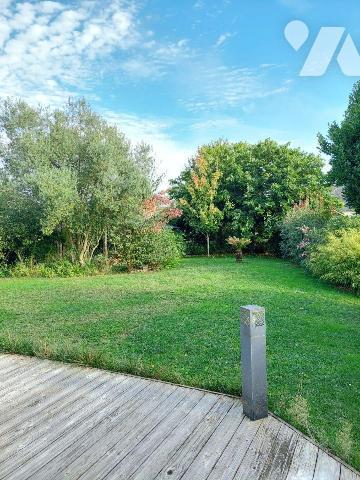 A VENDRE - GEVEZE (35) Maison de 181 m² + double garage + cave + jardin clos.
Maison de 2008 m...